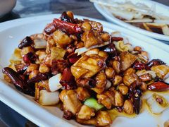 宫保鸡丁-夫妻肺片·中华老字号·正宗川菜(春熙路店)