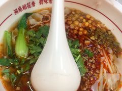 -呷佬·长沙手工米粉(金沙江路店)