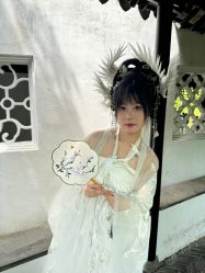 -一揽芳华汉服旗袍体验馆(拙政园店)
