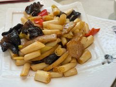 藕带炒猪颈肉-荣华楼