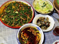 大盘肥肠鸡-易老头三样菜(南滨路总店)
