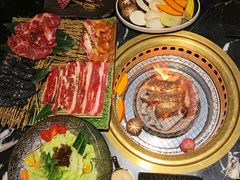 -山川小町·极番烧肉(新地假日广场店)