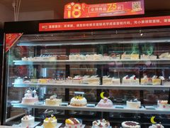 面包甜点陈列柜-85度C(株洲新华西店)