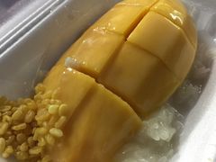 -芒果糯米饭摊子