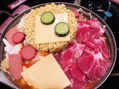泡菜五花肉锅-炙韩料理·部队锅专门店