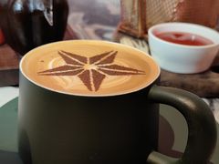 拿铁-人民咖啡馆(四行仓库店)