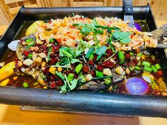 -宏兴烤鱼山庄(宣恩总店)