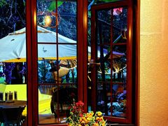 -月亮眼花园餐厅书吧酒吧