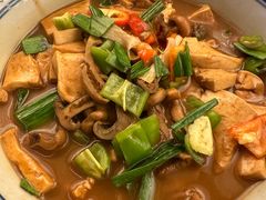 野冬菇滚豆腐-陈先进鱼馆·地道农家菜(萧山奥体店)