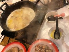-鲜入围煮花胶鸡海鲜火锅