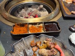 -铭牛烧肉·和牛海鲜自助(高新月牙湖店)