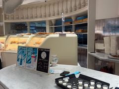 -HOT CRUSH趁热集合·现烤面包(上海环球港店)