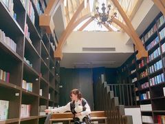 -钟书阁(松江泰晤士小镇店)