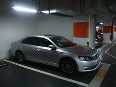 -悠方地下停车场