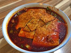 红油米线-老字号杨坡红油米线腊汁肉夹馍(东四道巷店)