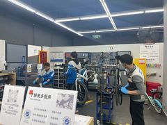 -迪卡侬运动专业超市-停车场
