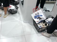 -优衣库(泉州中骏世界城店)