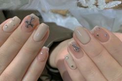 -赢韵美甲美睫瑞士净斑中心