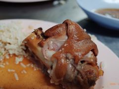 -Kha Mu Charoensang(Silom)