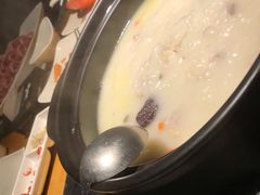 -洪氏嗨捞·广东猪肚鸡·椰子鸡火锅(西咸万象城店)