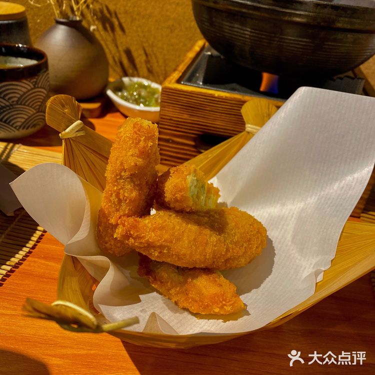 不然到饭点就要排队咯。也可以提前到公众号预约排号