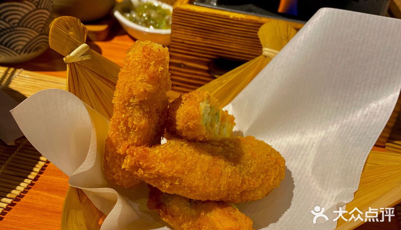 不然到饭点就要排队咯。也可以提前到公众号预约排号