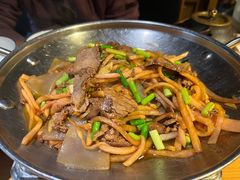 -帅巴人舅母子腊蹄民俗村