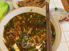 -粉八·云南米线·建水烧烤(常熟路店)