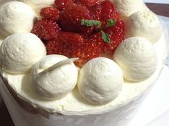 草莓蛋糕-花花卷卷·鲜食蛋糕(静安久光百货店)