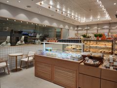面包甜点陈列柜-面包新语(滨湖万达店)