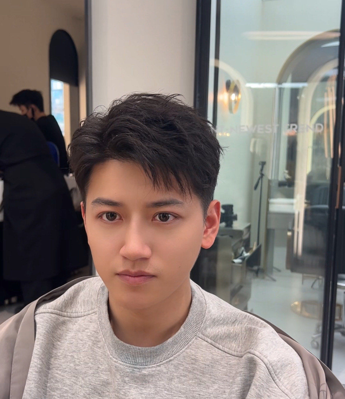 男生发型烫发短发发型