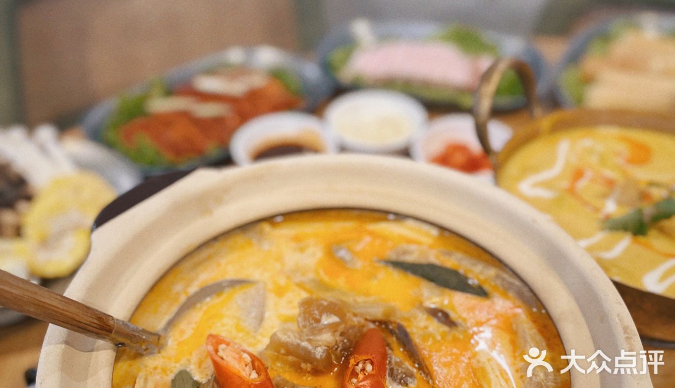 年轻人生活新方式-边吃火锅边烤肉～