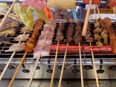 -哈尔滨小酒馆·鲜肉现穿自助烧烤(康新花园店)