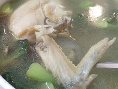 青菜菌菇本鸡煲-百家鲜·杭帮菜