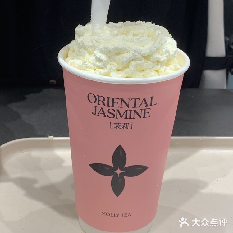 新年的第一杯热饮我选“茉莉奶白”