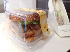 鸡肉培根培果三明治-巴黎贝甜(大宁国际商业广场店)