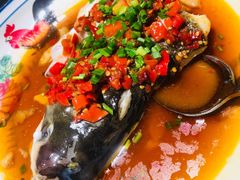 老坛剁椒蒸鲜活鱼头-老湘村·湖南土菜(天河维多利店)