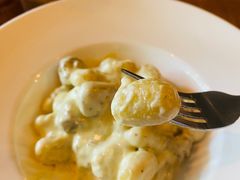 土豆面配香肠蓝乳酪酱-La Tavernetta(Bar à Vin)(乌鲁木齐路店)