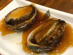 浇汁鲍鱼-老东镇啤酒屋海鲜加工·蒸汽海鲜·海鲜烧烤(台东店)