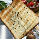 这家店露营氛围感拉满啦！露营风烧烤吧很夏天