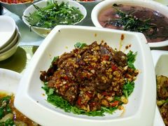-独一佳老胡湘菜馆(矿山路店)