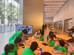 -Apple零售店(华贸购物中心店)