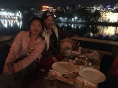 -Lake Shore Hotel & Restaurant