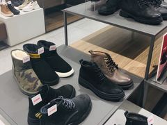 -王府井百货熙地港店