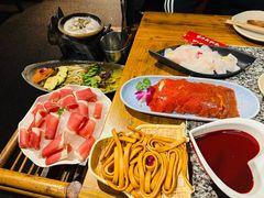 -老牌坊云南鱼豆花火锅(哈西万达店)
