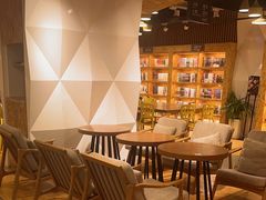 -新华里咖啡书吧(新华书店小寨店)