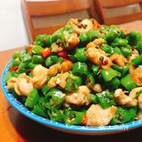 谁吃谁知道的重庆江湖菜之——尖椒鸡