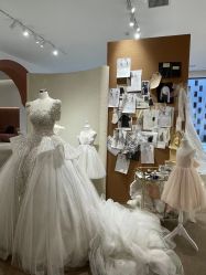 -派丽莫Pellimo原创设计婚纱品牌