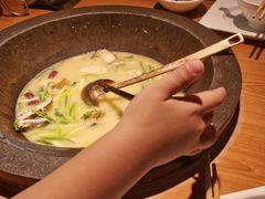 -咕嘟草帽鱼·牛奶一样的鲜鱼汤(天鹅湖万达广场店)