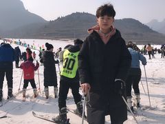 -济南卧虎山滑雪场